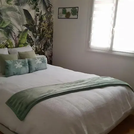 Holiday home Maison Accueillante Avec Jardin A *