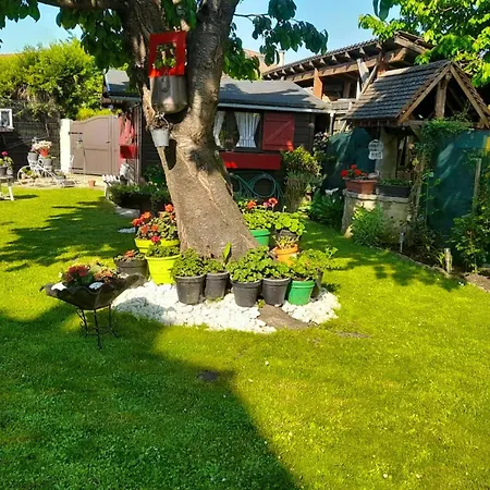 Holiday home Maison Accueillante Avec Jardin A *