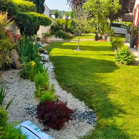 Holiday home Maison Accueillante Avec Jardin A *