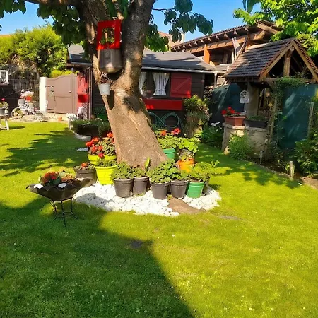 Maison Accueillante Avec Jardin à *